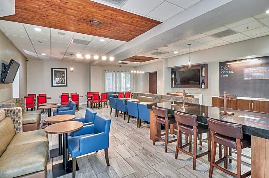 Holiday Inn Express Hotel & Suites Clearwater US 19 North By IHG