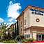 Harbor Inn & Suites