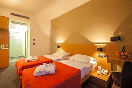 Classic Double or Twin Room with extra bed