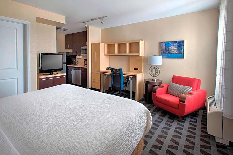 TownePlace Suites by Marriott Republic Airport Long Island/Farmingdale