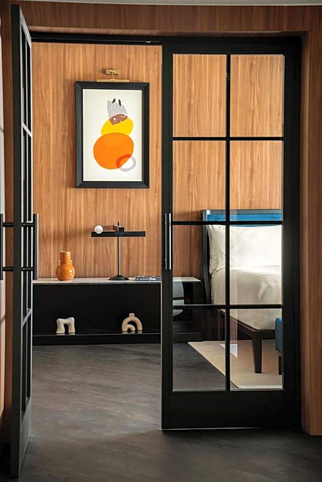 Cardo Roma, Autograph Collection