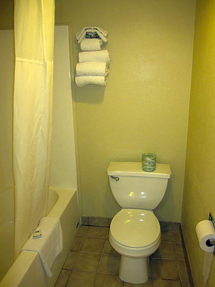 Amherst Inn & Suites