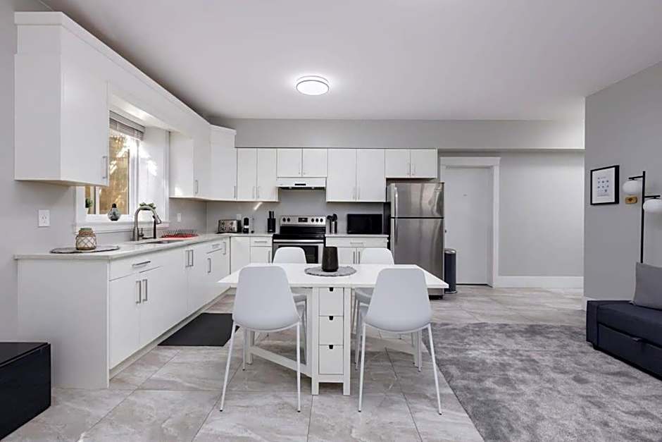2 BR Basement Suite for 6 ppl in Delta