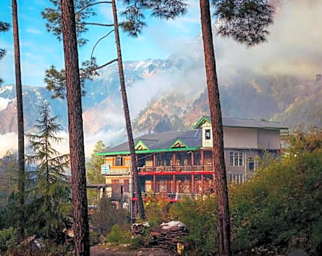 Chalo Chhalal Hotel & Cafe