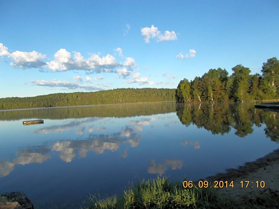 Bay Lake Inn - Frontiersman Motel