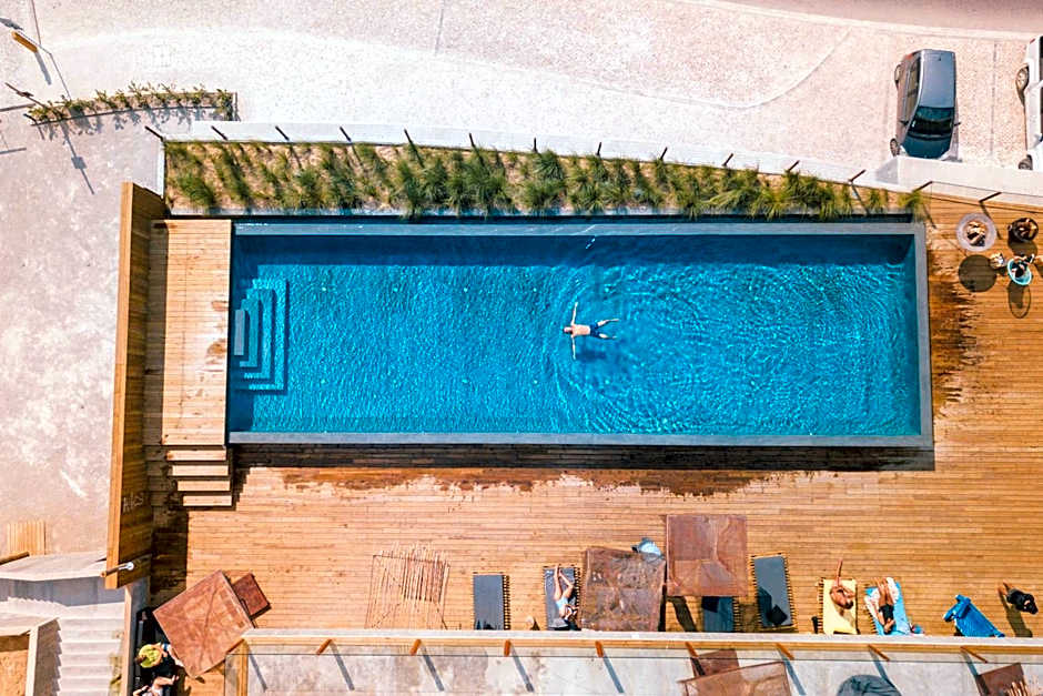 Noah Surf House Portugal
