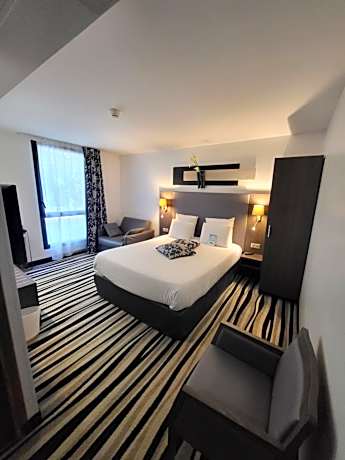 1 Double Bed  1 Single Bed - Superior Room