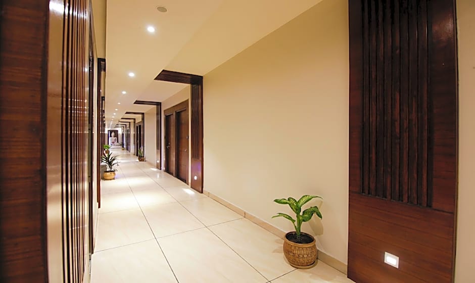 Treebo Punjabi Nature Residency, Near Faridabad Railway Station