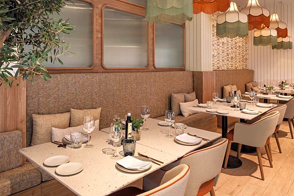 Catalonia Excelsior Hotel