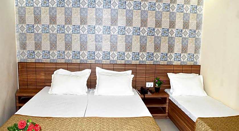 HOTEL ATA INN AND RESTAURANT (20 Mtrs from Dargah), Ajmer