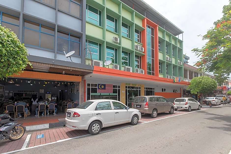 Capital O 89344 Labuan Avenue Hotel