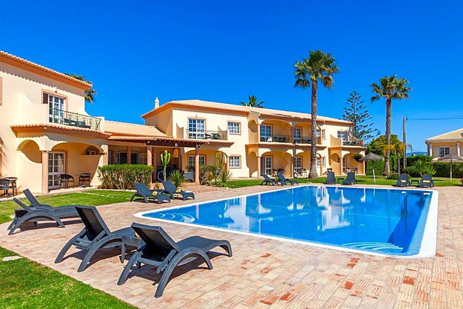 Atalaia Sol Aparthotel - tennis & heated pool in winter