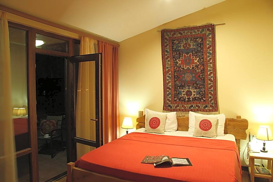 Silk Road Hotel
