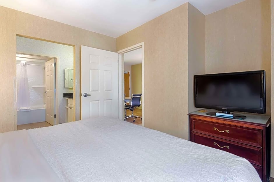 MainStay Suites Airport