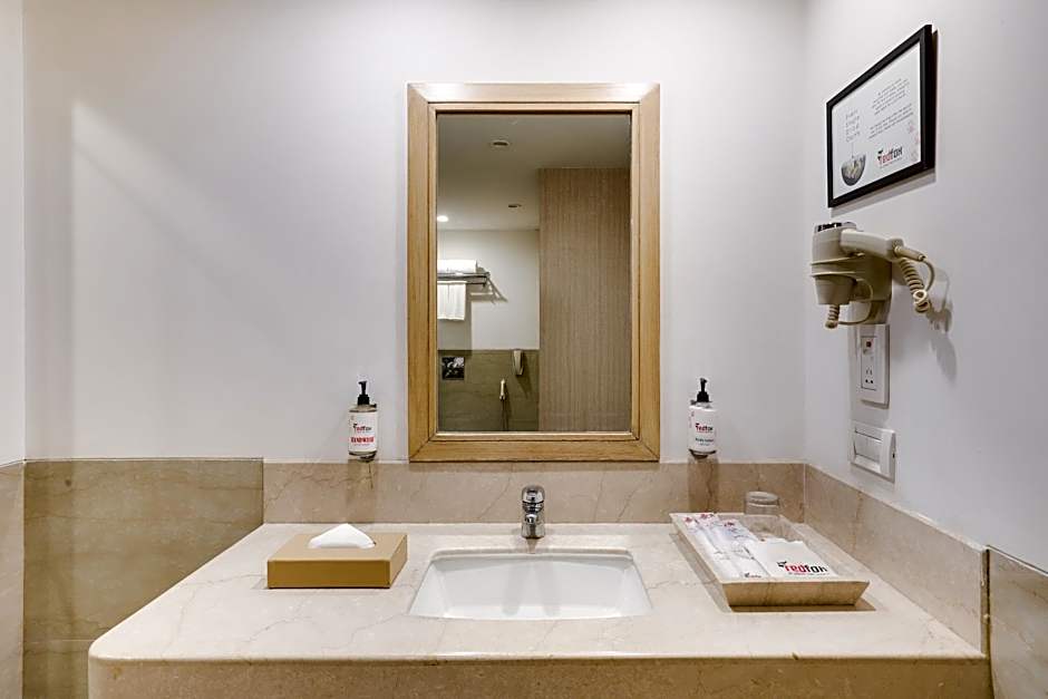 Red Fox by Lemon Tree Hotels, Sector 60, Gurugram