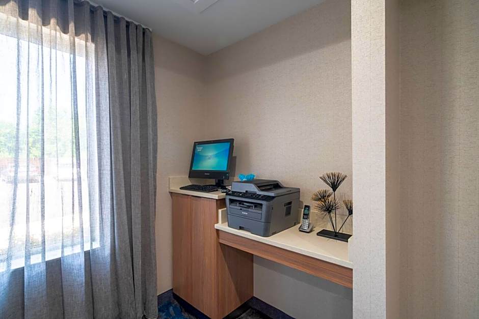 Fairfield Inn & Suites by Marriott Memphis I-240 & Perkins