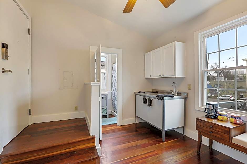 Freret Apartments near Streetcar & Tulane