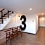 Hoppers Place Donmuang Hostel