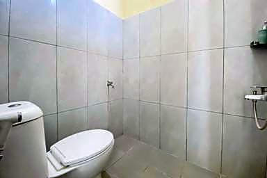 RedDoorz @ Shine Guest House Tebing Tinggi