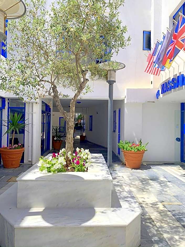 Kassavetis Center - Hotel Studios & Apartments