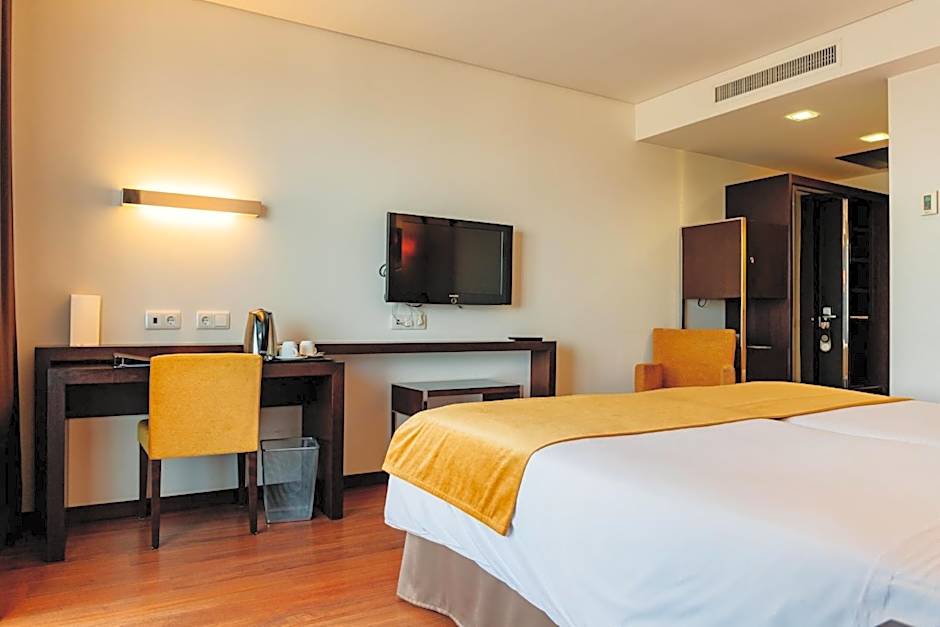 Axis Porto Business & Spa Hotel