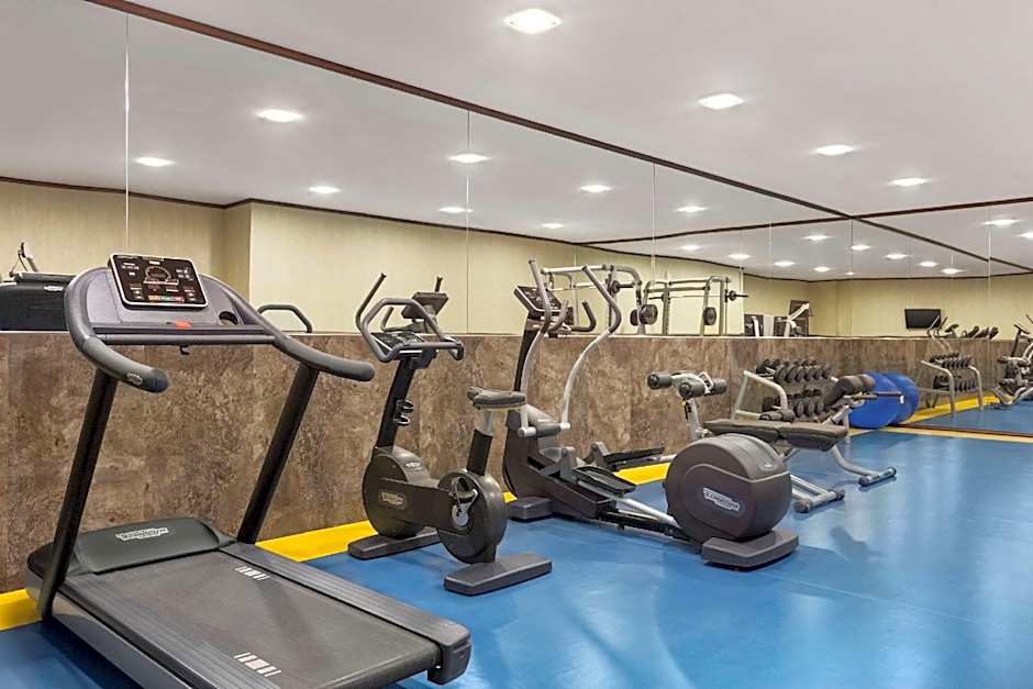 Days Hotel by Wyndham Baku