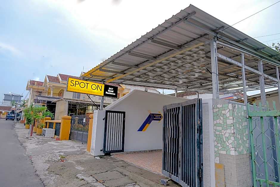 OYO Life 2417 Melati Residence