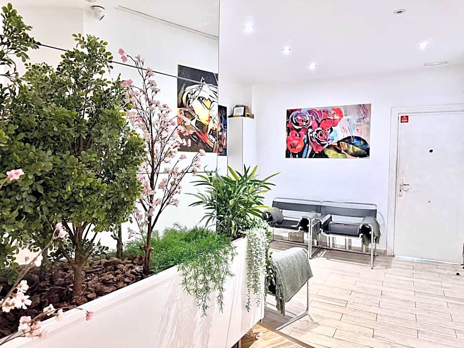 Ilustre - City-View Rooms with AC in Málaga's Old Town - Steps from Calle Larios and the Thyssen