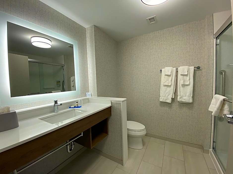 Holiday Inn Express & Suites Aurora By IHG