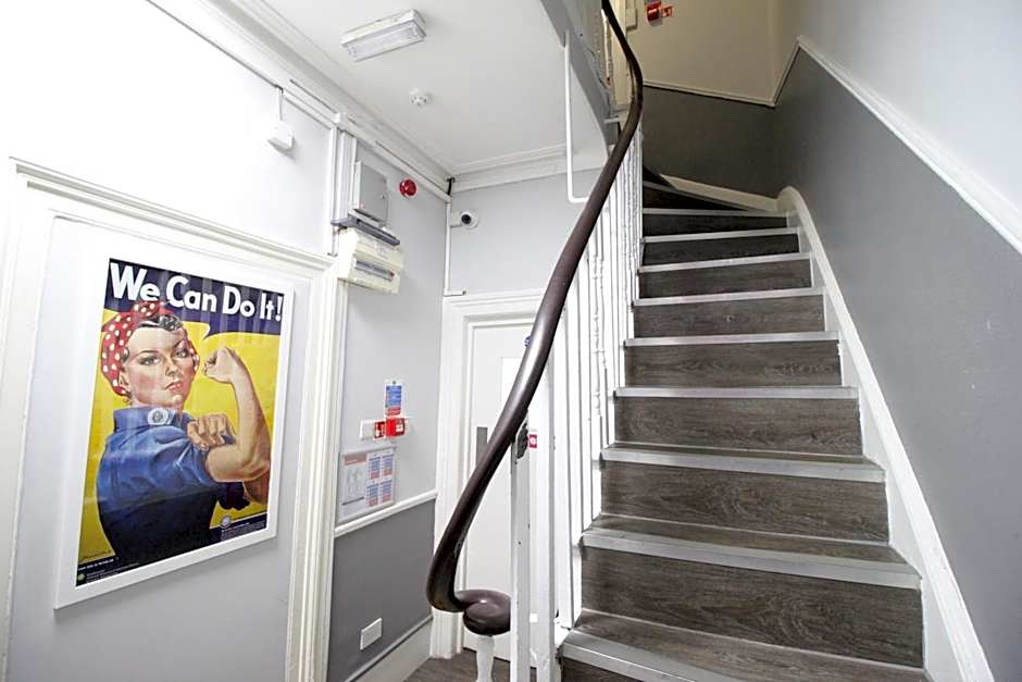 Smart Hyde Park Inn Hostel