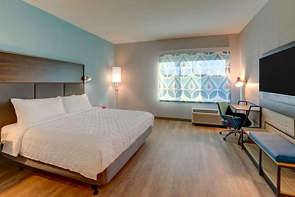 Tru by Hilton Smithfield I-95