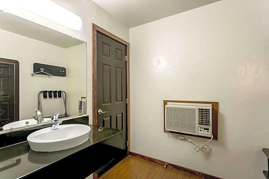 Motel 6-Missoula, MT - University