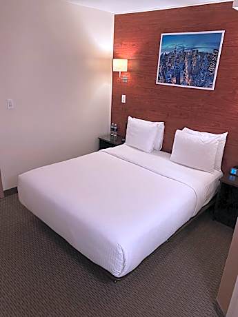 Standard Room, 1 Queen Bed, Accessible