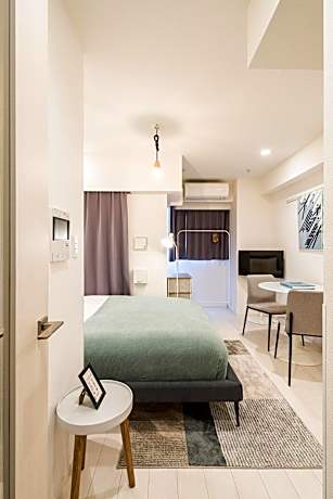 Deluxe Studio Apartment