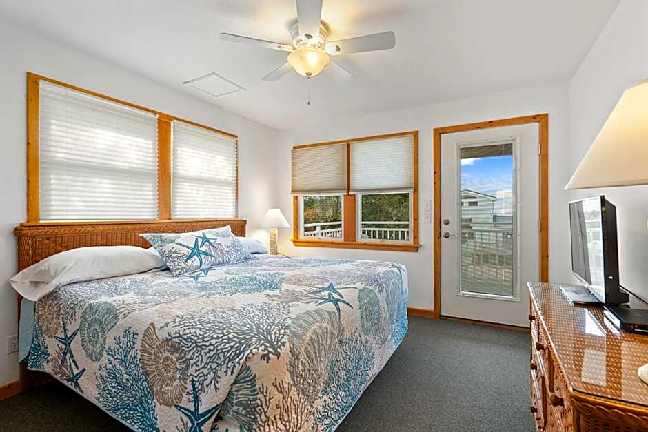 The Ocracoke Harbor Inn