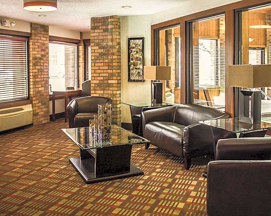 Quality Inn East Liverpool - Calcutta