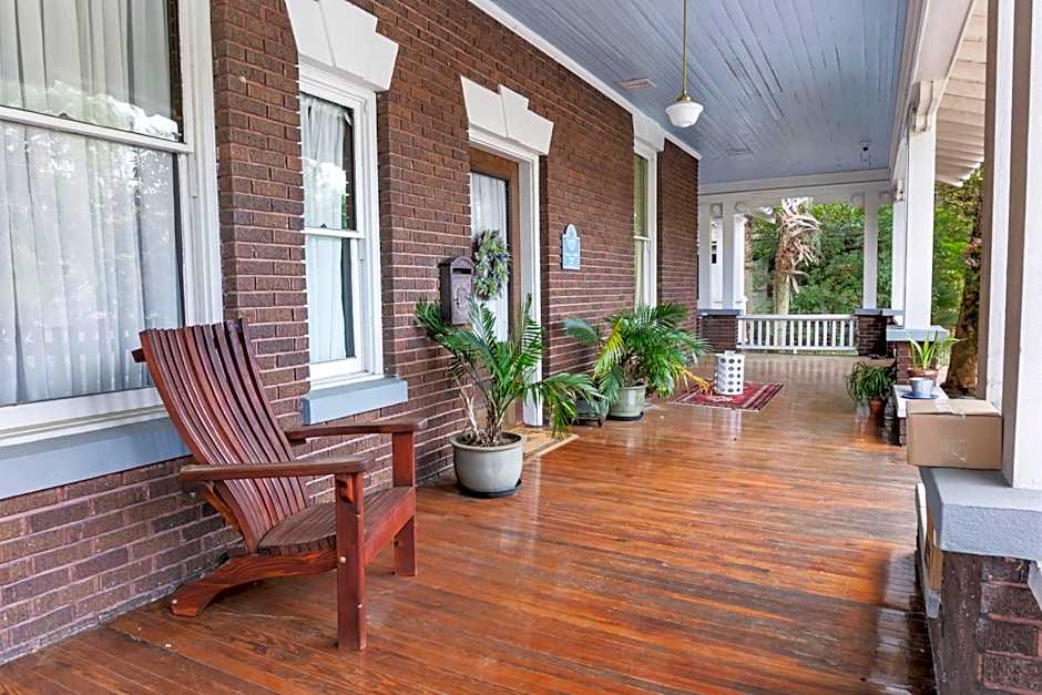 Sweetwater Branch Inn Bed And Breakfast