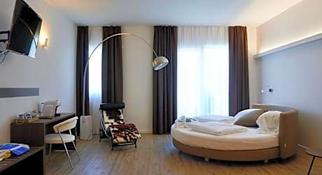 Junior Suite with Spa Bath