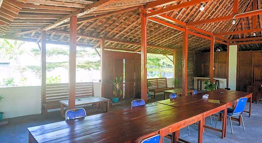 RedDoorz Syariah near Alun Alun Wonosari