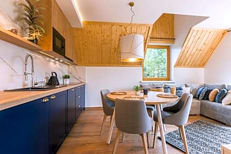 One-Bedroom Apartment with Mountain View