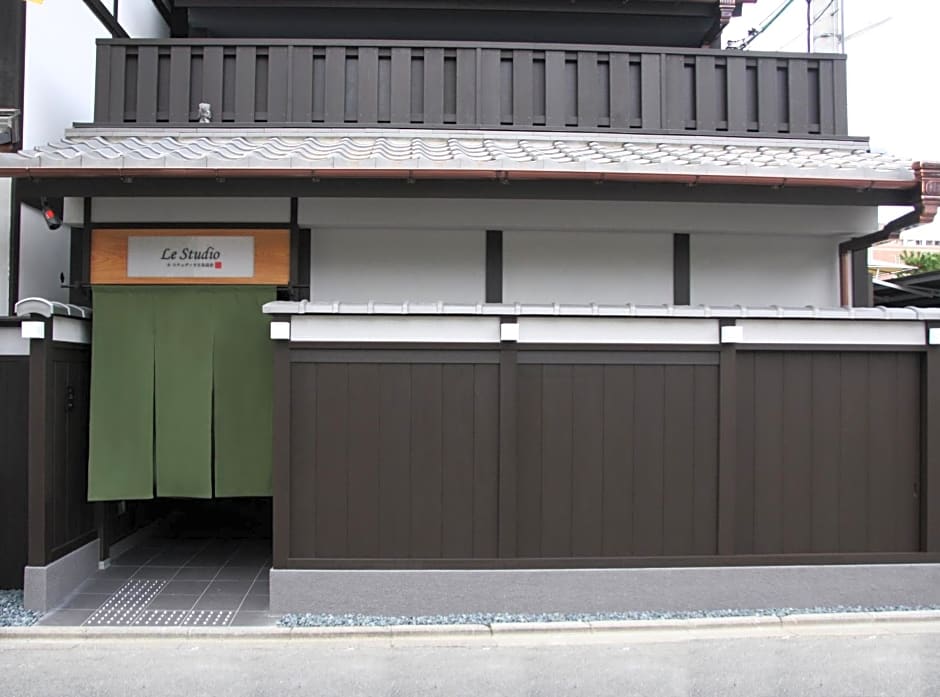 Le Studio Gojo Takakura