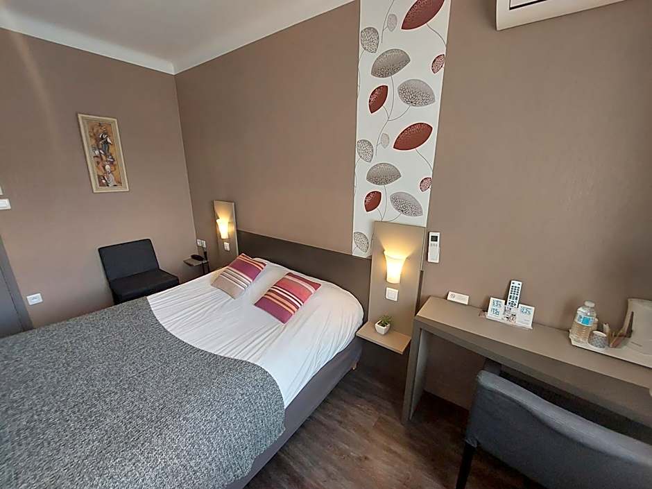 Chez Terrassier - Logis Hôtels - Hotel et Restaurant