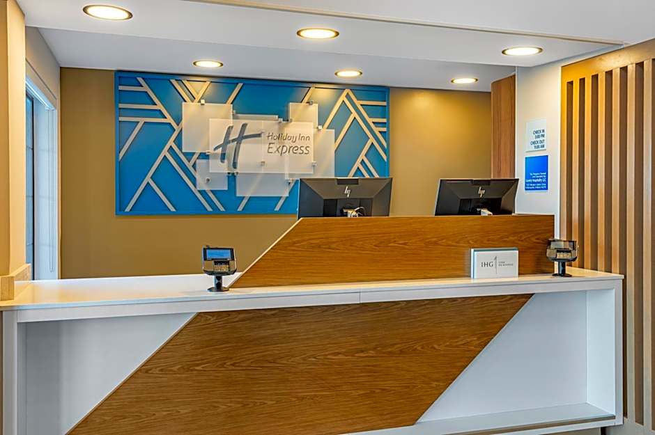 Holiday Inn Express & Suites Indianapolis - East by IHG