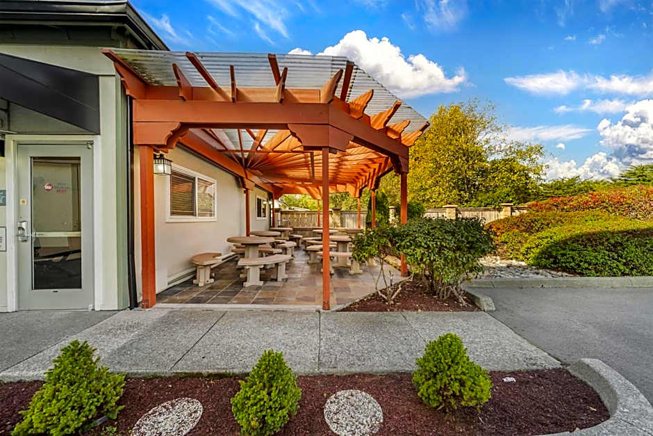 Best Western Plus Northwoods Inn