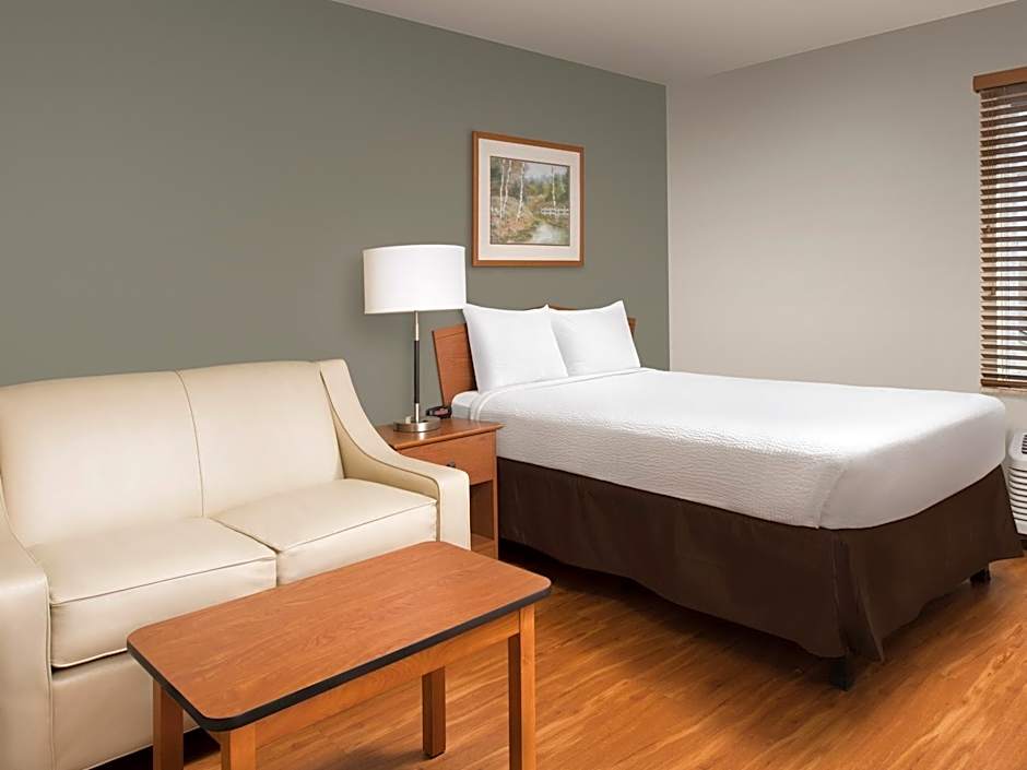 Extended Stay America Select Suites - Wichita - Airport