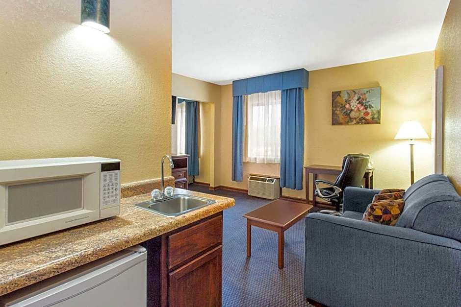 Baymont by Wyndham Waukesha