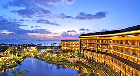 Hualuxe Suzhou Bay Hot Spring Resort By IHG