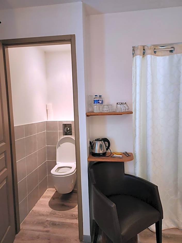 Chambres privées à Hautvillers, berceau du champagne avec salle de bain et toilettes incluses
