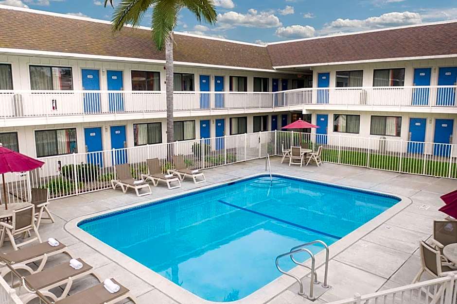 Motel 6 Pismo Beach