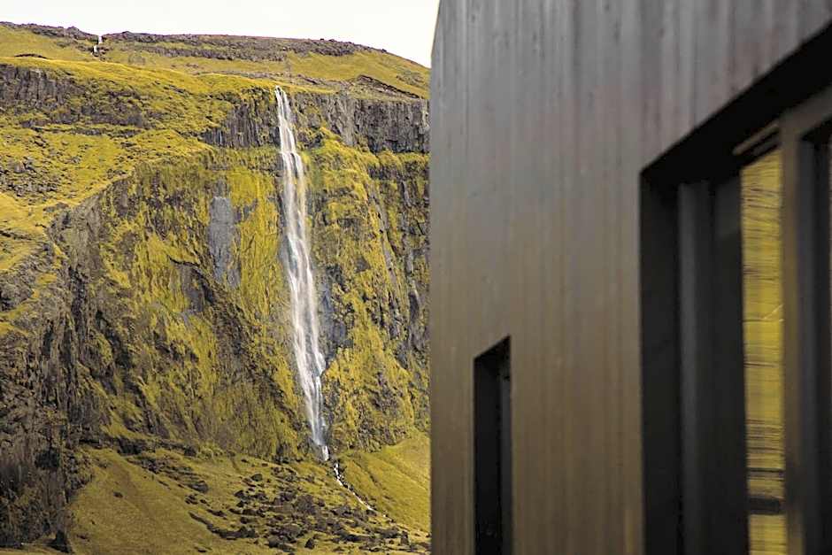 Seljalandsfoss Horizons